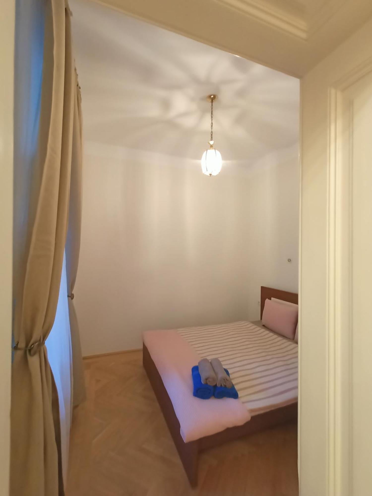 Garden Of Light Apartment Сібіу Екстер'єр фото