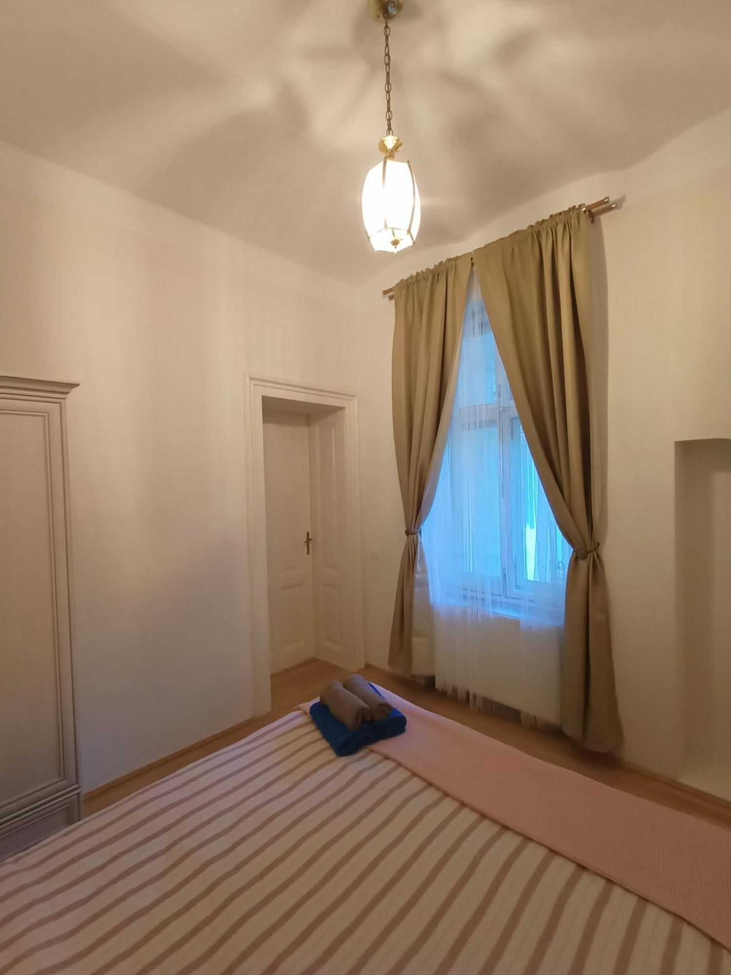 Garden Of Light Apartment Сібіу Екстер'єр фото